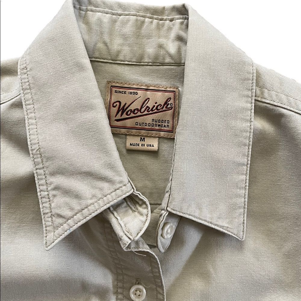 NWOT WOOLRICH Khaki Button Down Shirt Size Medium - Picture 5 of 5